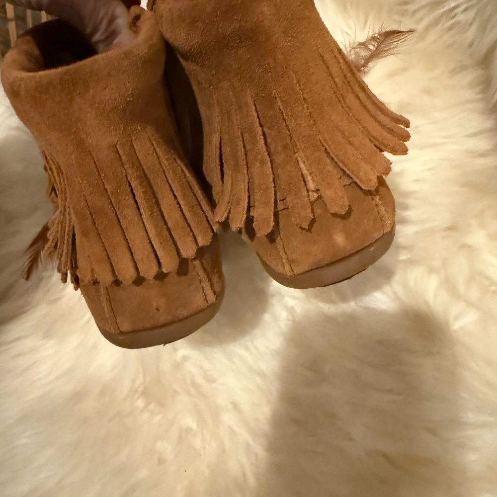 Minnetonka Brown Suede Fringe Moccasins - Picture 4 of 9